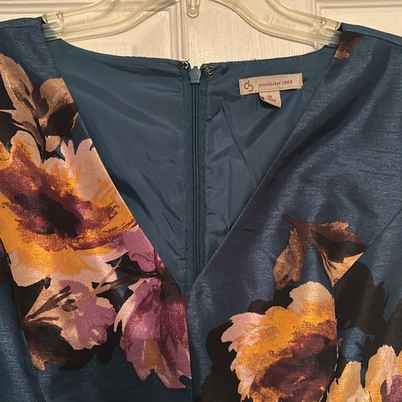 Floral Dress - Picture 4 of 10